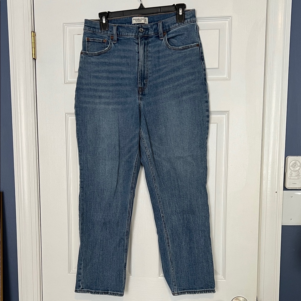 Abercrombie Curve Love Ultra High Rise Ankle Straight Jean - Medium Wash